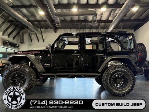 Used 2025 Jeep Wrangler Unlimited Rubicon w/ Convenience Group AWD/4WD image 18