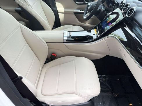 Used 2026 Mercedes-Benz GLC 300 image 30