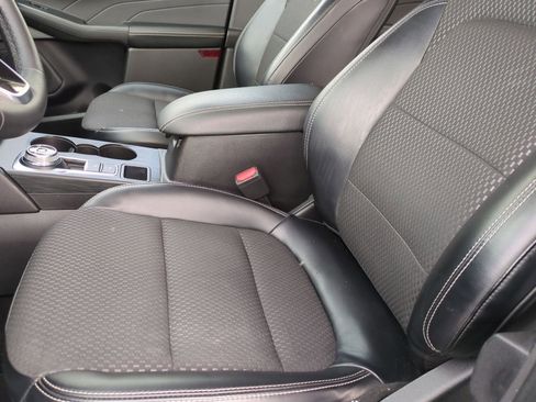 Used 2023 Ford Escape SE image 20