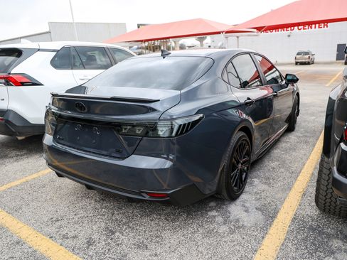 Used 2026 Toyota Camry SE w/ Convenience Package image 8