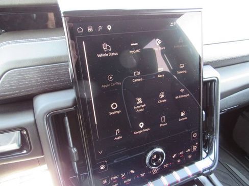 Used 2025 GMC Yukon XL AT4 Ultimate AWD/4WD image 21
