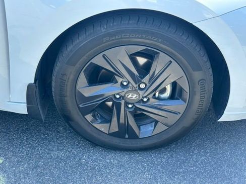 Used 2023 Hyundai Elantra SEL FWD image 14