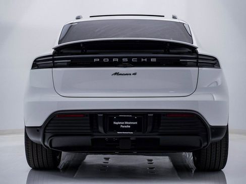 New 2026 Porsche Macan 4 Electric image 10