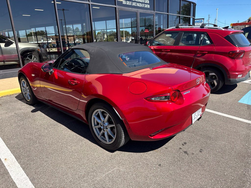 Used 2016 MAZDA MX-5 Miata Sport RWD image 4