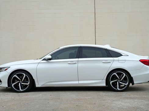 Used 2018 Honda Accord Sport image 8