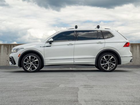 Used 2022 Volkswagen Tiguan SEL R-Line AWD/4WD image 3