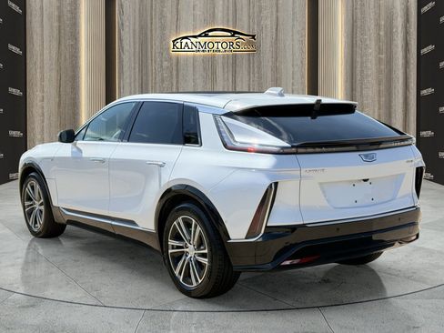 Used 2024 Cadillac Lyriq Luxury RWD image 9