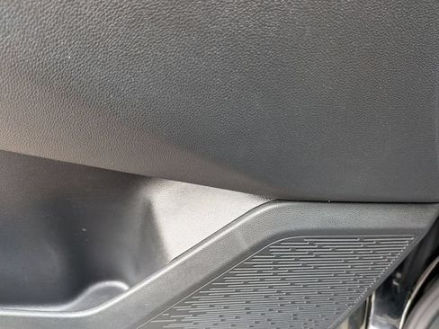 Used 2025 Chevrolet Equinox LT FWD image 16