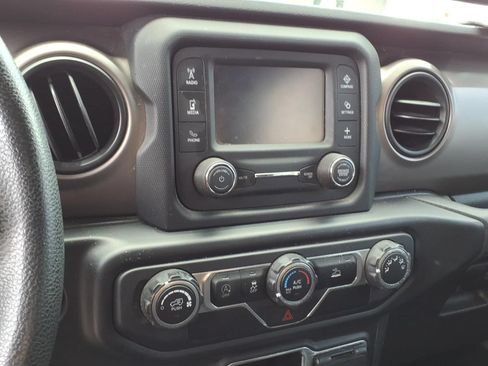 Used 2020 Jeep Gladiator Sport w/ Trailer Tow Package AWD/4WD image 9