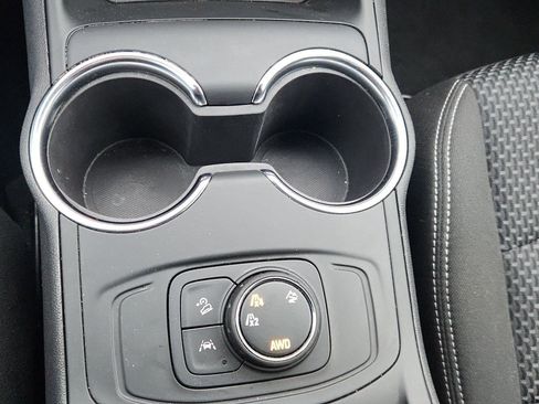 Used 2024 GMC Terrain SLE image 19