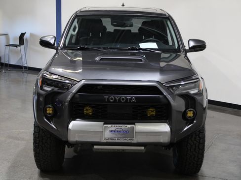 Used 2020 Toyota 4Runner TRD Off-Road Premium w/ Moonroof Package AWD/4WD image 9