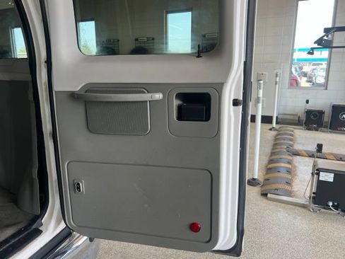 Used 2013 Ford E-150 and Econoline 150 Wagon RWD image 8