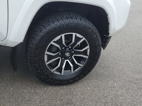 Certified 2021 Toyota Tacoma TRD Sport w/ TRD Premium Sport Package AWD/4WD image 6