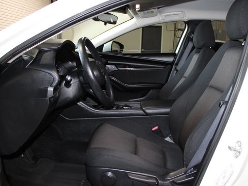 Used 2020 MAZDA MAZDA3 Sedan FWD image 10