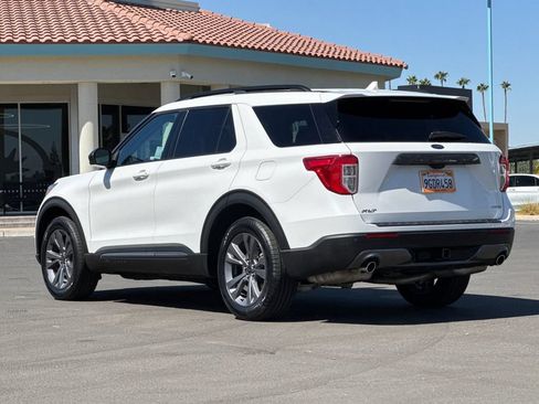 Used 2023 Ford Explorer XLT w/ Equipment Group 202A AWD/4WD image 5
