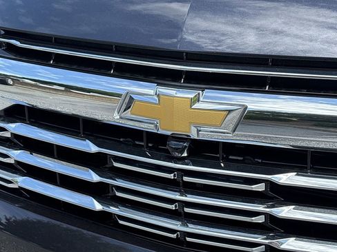 New 2025 Chevrolet Suburban Premier image 33