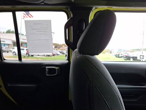 Used 2024 Jeep Wrangler Sport S image 13