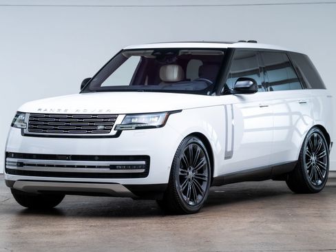 Used 2023 Land Rover Range Rover Autobiography AWD/4WD image 3