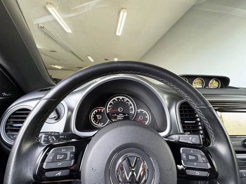 Used 2014 Volkswagen Beetle R-Line FWD image 20
