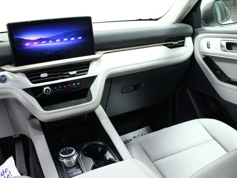 New 2026 Ford Explorer Active w/ Active Comfort Package image 20