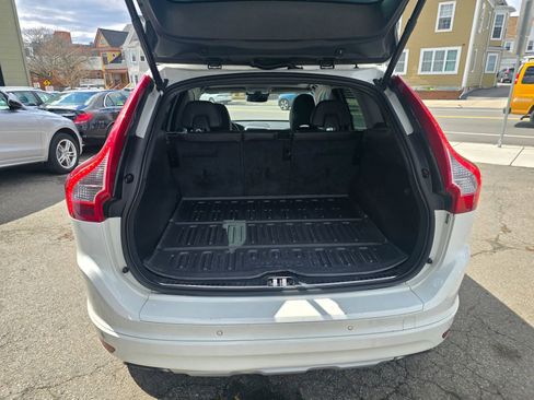 Used 2016 Volvo XC60 T5 Platinum image 6