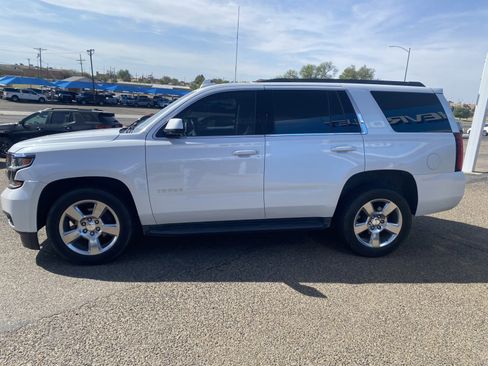Used 2020 Chevrolet Tahoe LT w/ Luxury Package RWD image 4
