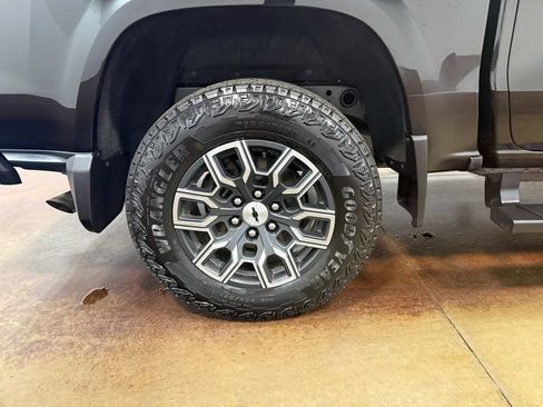 Used 2023 Chevrolet Colorado Z71 w/ Z71 Convenience Package 2 AWD/4WD image 85