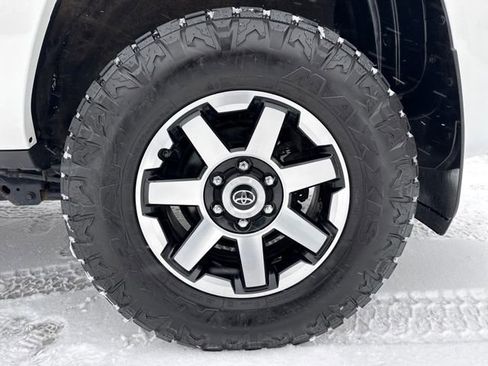 Used 2019 Toyota 4Runner TRD Off-Road Premium w/ Wilderness Package image 28