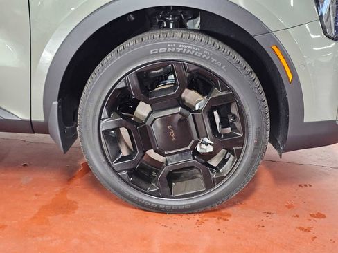 Used 2025 Kia Sorento SX image 9