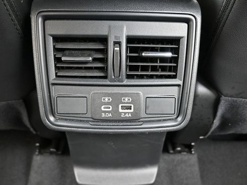 Used 2025 Subaru Forester Premium AWD/4WD image 17