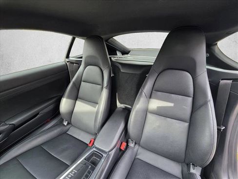 Used 2022 Porsche 718 Cayman image 14