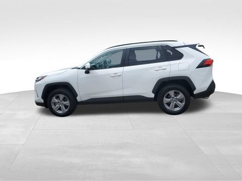 Used 2025 Toyota RAV4 XLE AWD/4WD image 7