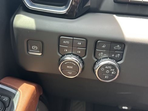 Used 2023 GMC Sierra 1500 Denali Ultimate AWD/4WD image 28