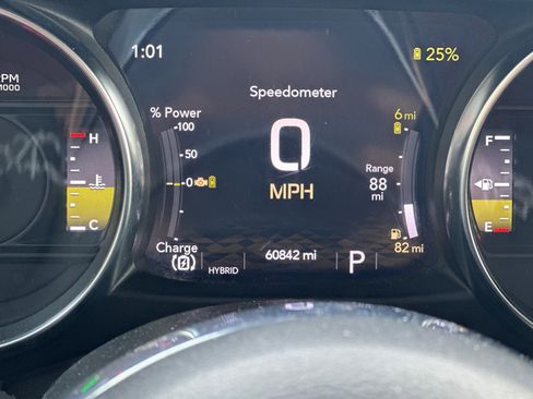 Used 2023 Jeep Wrangler Sahara image 28