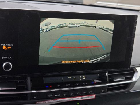 Certified 2026 Toyota Sienna XLE FWD image 16