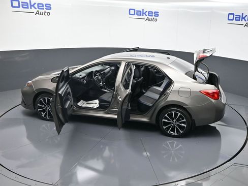 Used 2018 Toyota Corolla SE image 55