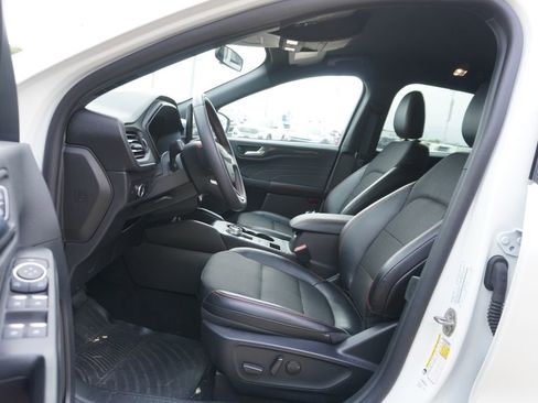 Used 2025 Ford Escape ST-Line w/ Tech Pack #1 image 7