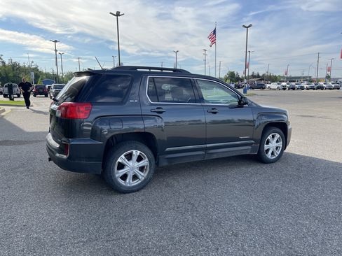 Used 2017 GMC Terrain SLE w/ Convenience Package AWD/4WD image 4