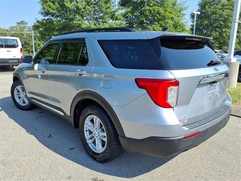 Used 2021 Ford Explorer XLT image 19