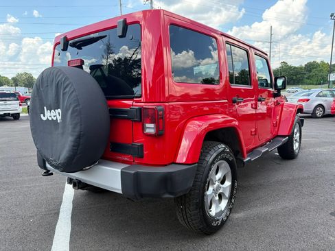 Used 2014 Jeep Wrangler Unlimited Sahara w/ Dual Top Group AWD/4WD image 6