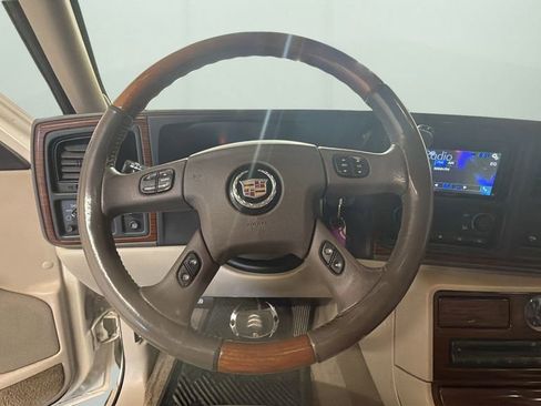 Used 2004 Cadillac Escalade AWD image 12