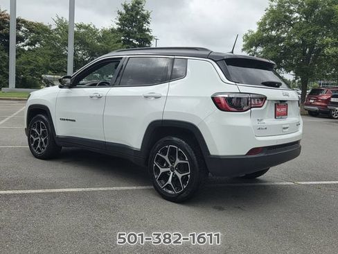 Used 2025 Jeep Compass Limited AWD/4WD image 3