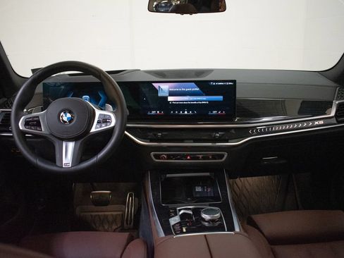 Used 2026 BMW X5 xDrive40i w/ M Sport Package AWD/4WD image 11