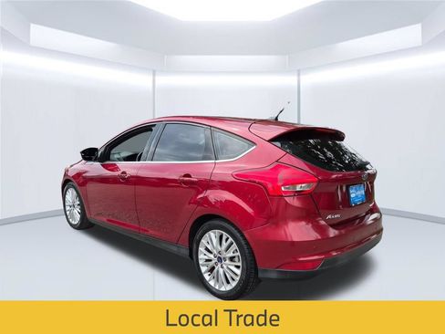 Used 2017 Ford Focus Titanium FWD image 3
