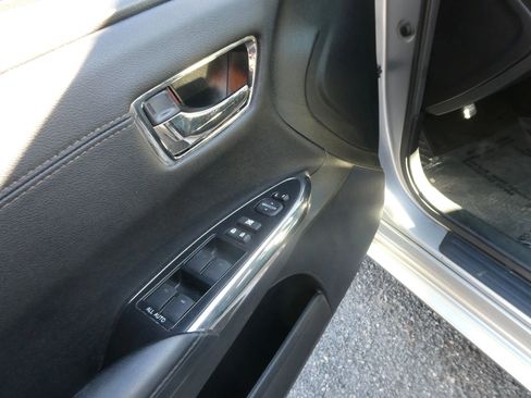 Used 2018 Toyota Avalon XLE image 14