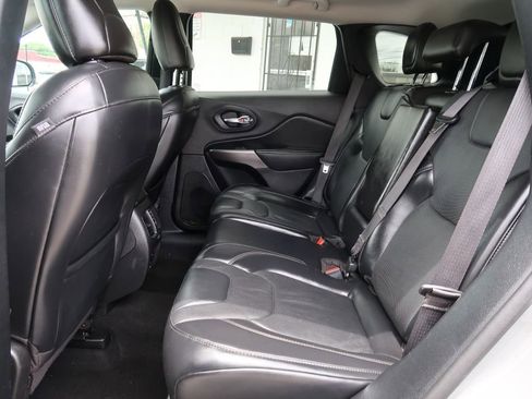 Used 2020 Jeep Cherokee Limited image 6