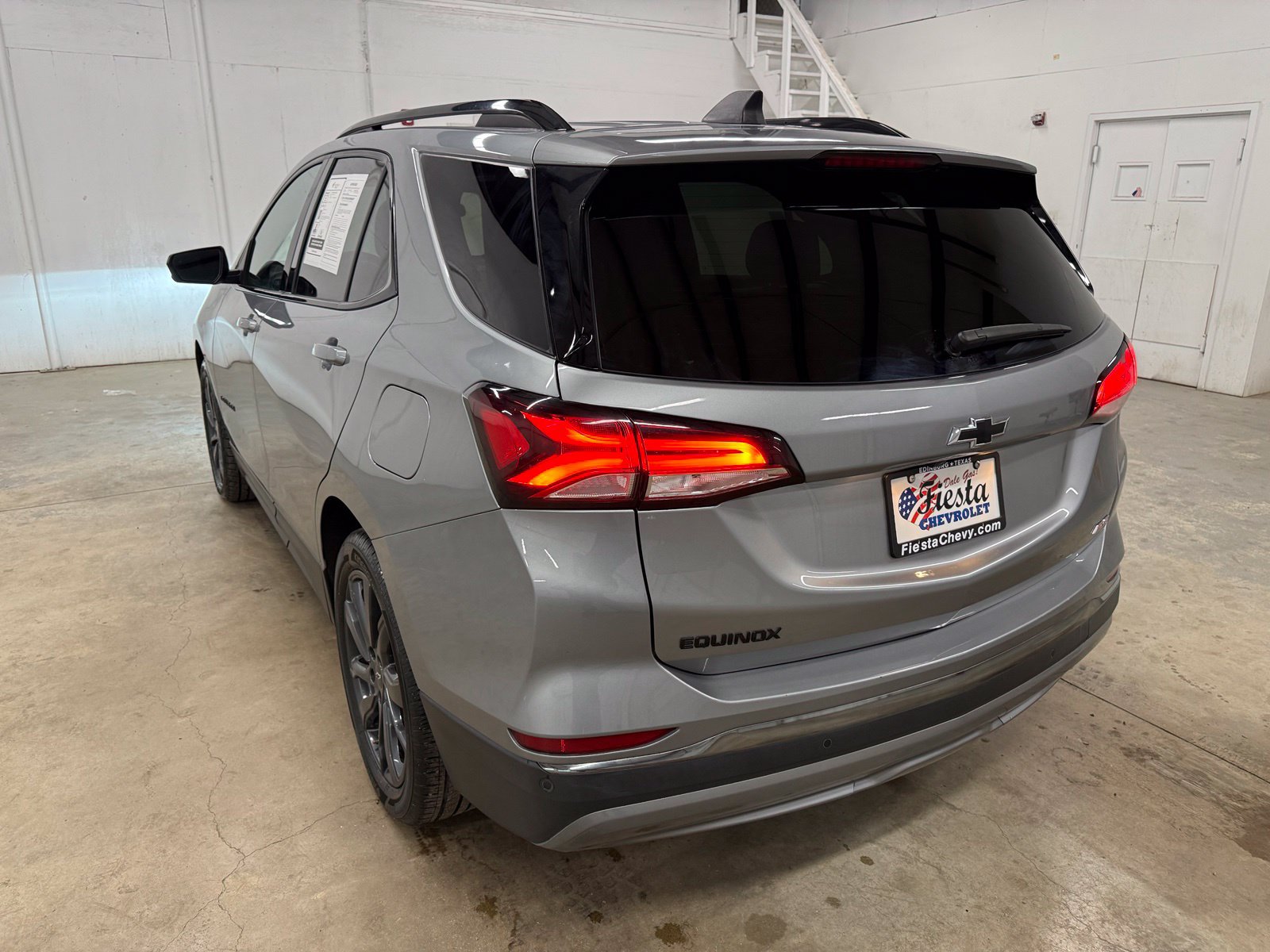 Used 2023 Chevrolet Equinox RS w/ LPO, Floor Liner Package FWD image 9