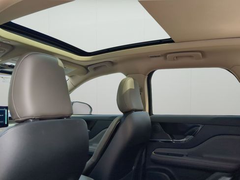 New 2026 Lincoln Corsair Premiere FWD image 21