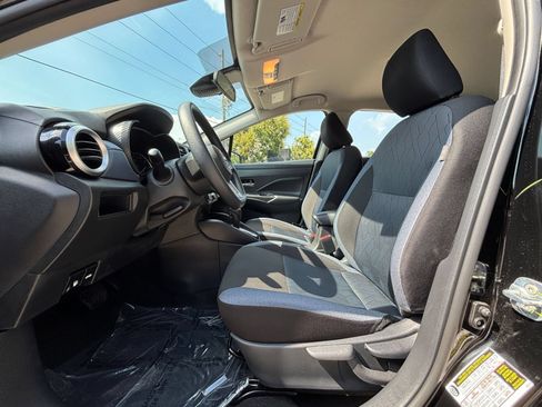 Used 2025 Nissan Versa SV FWD image 19