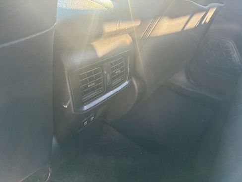 Used 2021 Toyota RAV4 XLE Premium image 9